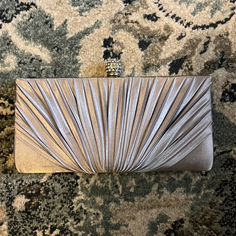 Stunning silver hand clutch
